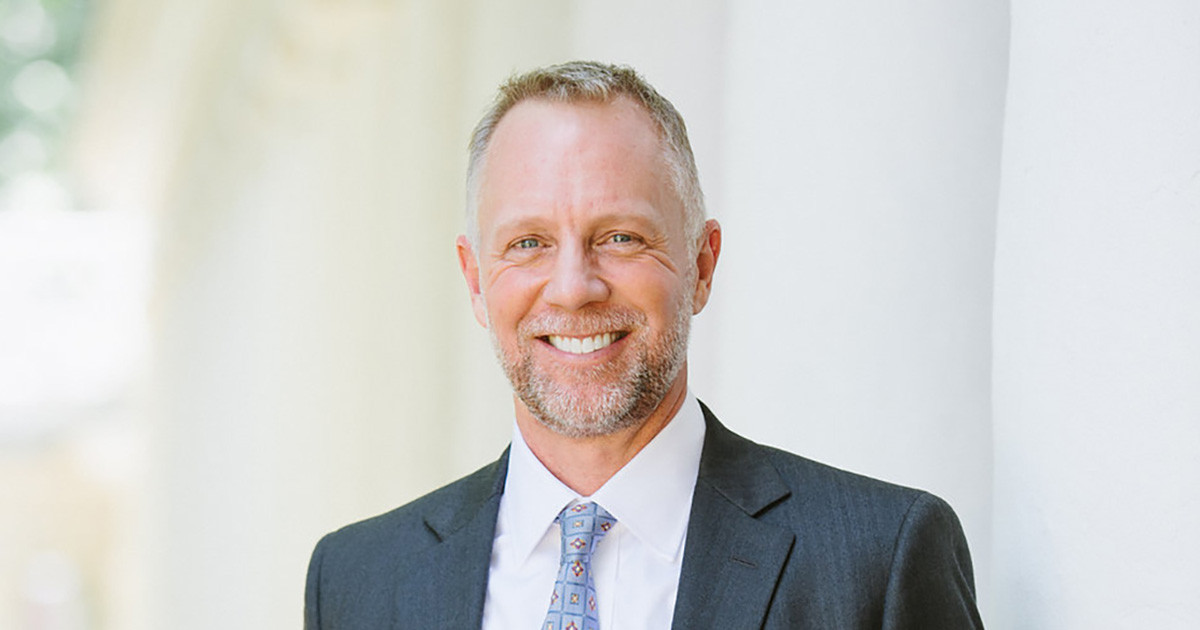 Headshot of Greg Roberts